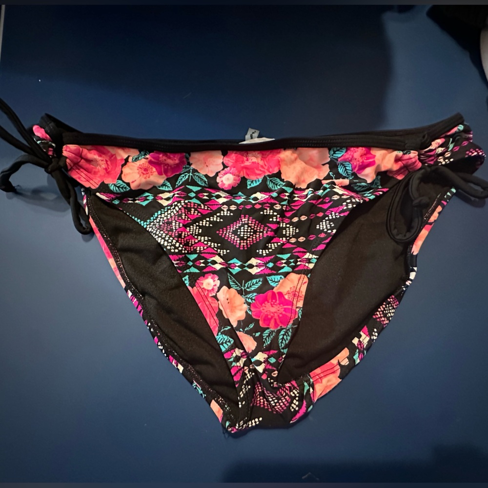 Women’s Swim size L